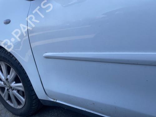 door-moulding-trim-toyota-yaris-_p9_-2005-2006-2007-2008-2009-2010-2011-2012-2013-2014-33553800 main image