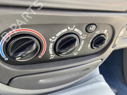 climate-control-renault-scenic-i-mpv-ja01_-fa0_-1999-2000-2001-2002-2003-2004-2005-2006-2007-2008-2009-2010-27517890 main image