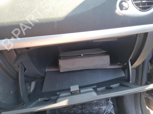 Used Glove box RENAULT CLIO III (BR0/1, CR0/1) 1.5 dCi (BR17, CR17) (86 hp) 19908522