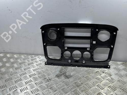 Used Middle console Middle console RENAULT MASTER III Van (FV) 2.3 dCi 110 FWD (FV0R, FV0W, FV1A) (110 hp) 22113892 22113892