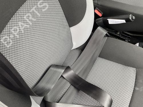 front-right-seatbelt-dacia-sandero-ii-2012-26409970 main image