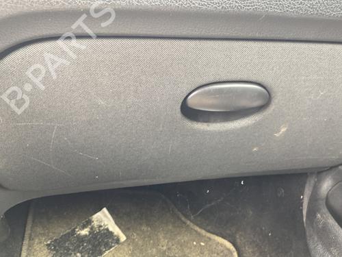 glove-box-peugeot-206-sw-2ek-2002-27679259 main image