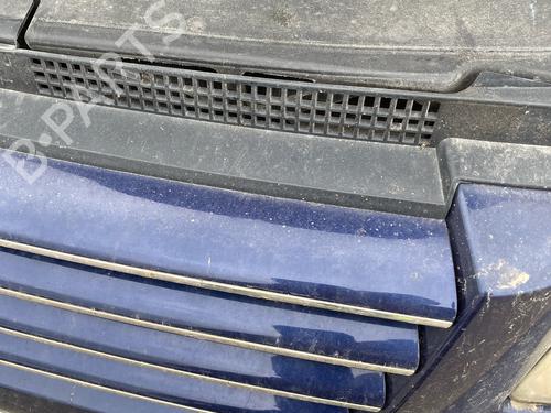 grille-vw-bora-variant-1j6-1999-2000-2001-2002-2003-2004-2005-34451018 main image