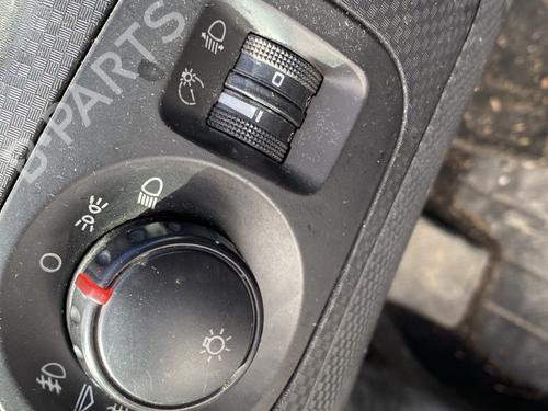 Used Headlight switch Headlight switch SEAT ALTEA (5P1) 1.9 TDI (105 hp) 32295208 32295208