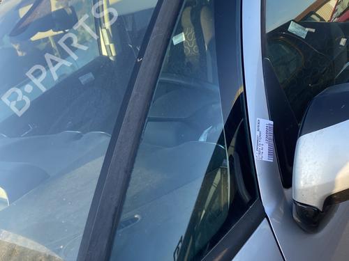 front-left-quarter-glass-citroen-c3-picasso-sh_-2008-33553546 main image