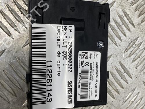Lector de tarjetas RENAULT ZOE (BFM_) ZOE (92 hp) 29066219