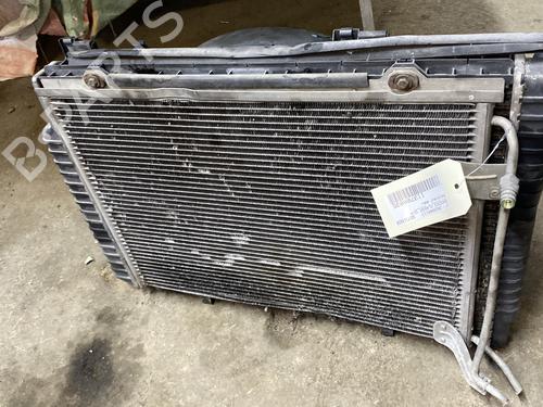 Used Water radiator Water radiator MERCEDES-BENZ CLK (C208) CLK 320 (208.365) (218 hp) 29571804 29571804