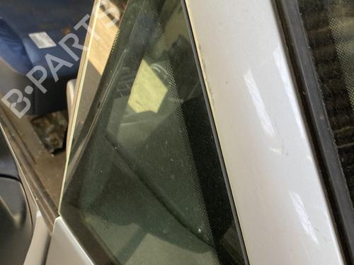 Front right quarter glass CITROËN JUMPY I Van (BS_, BT_, BY_, BZ_) 2.0 HDi 95 00008116CE