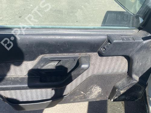 Forra frente esquerda Forra frente esquerda CITROËN BX (XB-_) TRD Turbo (90 hp) 33843162 33843162