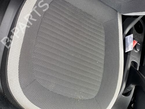 Sæde højre fortil RENAULT TWINGO III (BCM_, BCA_) 1.0 SCe 65 (BCMJ) (65 hp) 33114977