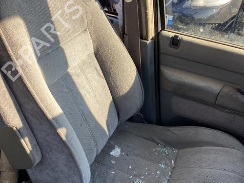 Used Left front seat LAND ROVER RANGE ROVER II (P38A) 2.5 D 4x4 (136 hp) 24345822