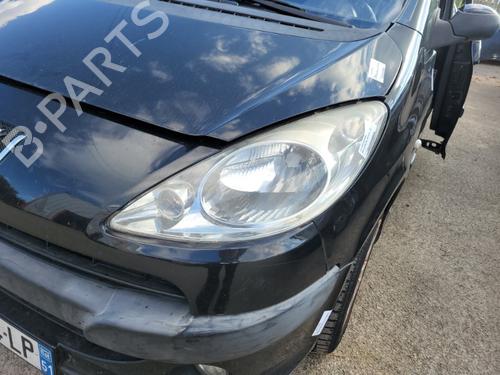 Used Left headlight PEUGEOT 1007 (KM_) 1.4 HDi (68 hp) 20858282