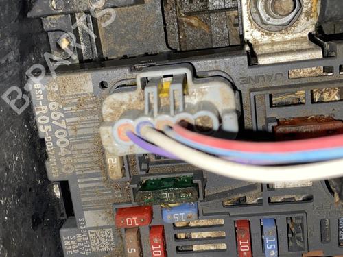 Used Fuse box Fuse box PEUGEOT PARTNER Box Body/MPV 1.6 HDi (75 hp) 30889919 30889919