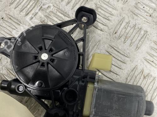 Moteur de lève-vitre avant droit AUDI A3 (8V1, 8VK) 1.4 TFSI (122 hp) 29450364