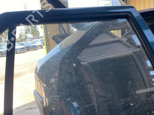 Used Rear right door window Rear right door window 38269449 38269449