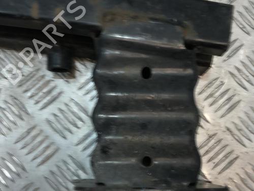 Used Front bumper reinforcement Front bumper reinforcement 19914590 19914590