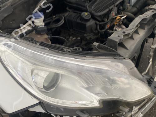 Right headlight PEUGEOT 2008 I (CU_) 1.2 VTi | BP31944249C29