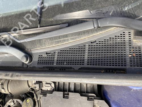 Used Front wiper motor Front wiper motor RENAULT MEGANE IV Hatchback (B9A/M/N_) 1.6 dCi 130 (B9A4) (130 hp) 32764328 32764328