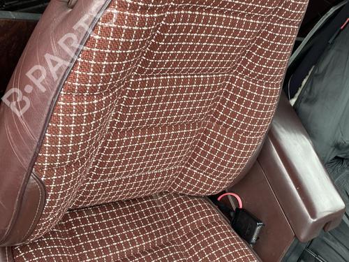 Sedile anteriore destro JEEP CHEROKEE (XJ) 2.1 TD (87 hp) 32439596