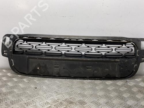Used Grille CITROËN C3 III (SX) 1.2 PureTech 82 (83 hp) 30517899