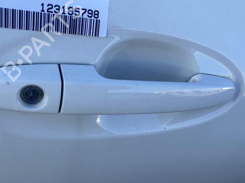 front-right-exterior-door-handle-toyota-yaris-_p9_-2005-2006-2007-2008-2009-2010-2011-2012-2013-2014-33553811 main image