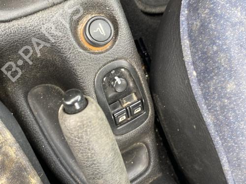 Używane Hamulec ręczny PEUGEOT 206 Hatchback (2A/C) 2.0 HDI 90 (90 hp) 26006478