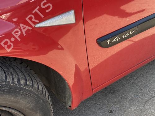 left-front-fenders-renault-megane-ii-saloon-lm01_-2003-25222302 main image