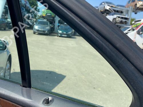 Used Rear right door window Rear right door window 37638206 37638206