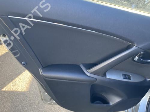 Forra trás esquerda Forra trás esquerda TOYOTA AVENSIS Estate (_T27_) 2.0 D-4D (ADT270_, ADT270R) (126 hp) 33554505 33554505