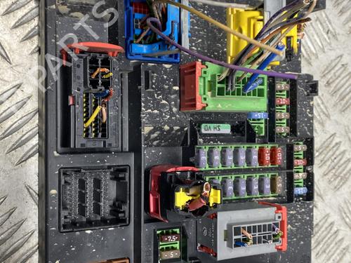 Used Fuse box Fuse box CITROËN C4 Picasso II 1.6 HDi / BlueHDi 115 (115 hp) 33042362 33042362