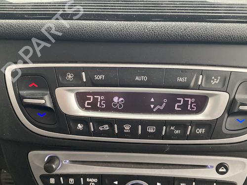 Used Climate control RENAULT MEGANE III Grandtour (KZ0/1) 1.5 dCi (KZ09, KZ0D, KZ1G, KZ29, KZ14, KZ1W, KZ10, KZ1F,... (110 hp) 32170407