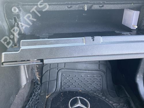 Glove box MERCEDES-BENZ C-CLASS (W202) C 220 CDI (202.133) | BP30085502C95