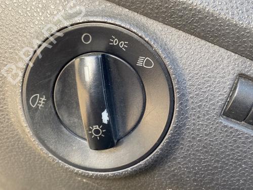 Used Headlight switch Headlight switch VW POLO IV (9N_, 9A_) 1.4 TDI (70 hp) 32734172 32734172