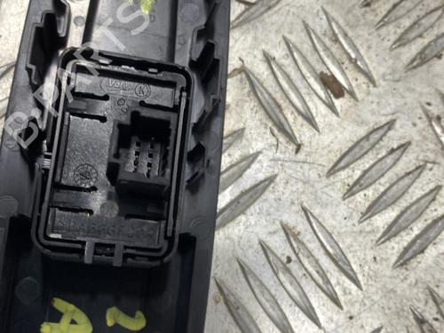 Used Right rear window switch Right rear window switch RENAULT SCÉNIC IV (J9_) 1.7 Blue dCi 120 (J9A7, J9A8) (120 hp) 25271302 25271302