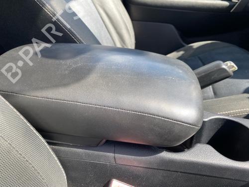 Used Armrest / Center console Armrest / Center console 37706953 37706953