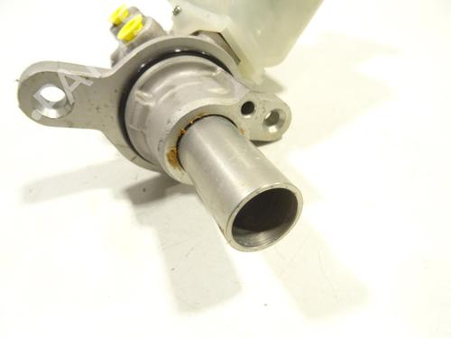 Brake master cylinder SUZUKI GRAND VITARA II (JT, TE, TD) 1.9 DDiS All-wheel Drive (JT419, TD44, JB419WD, JB419XD,... | BP26909176M77 