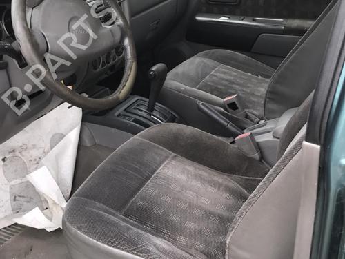 Poignée intérieure avant gauche ISUZU D-MAX I (TFR, TFS) 3.0 DiTD 4x4 (TFS77H) | BP20054332I13 