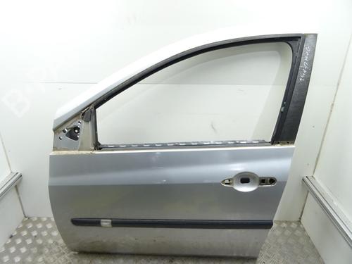 Used Left front door RENAULT CLIO III (BR0/1, CR0/1) 1.5 dCi (BR17, CR17) (86 hp) 24646206