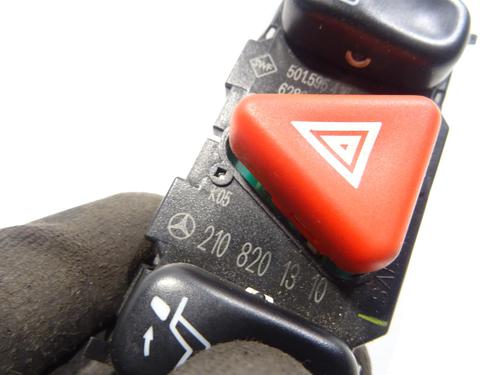 Used Warning switch Warning switch MERCEDES-BENZ E-CLASS (W210) E 300 D (210.020) (136 hp) 28172384 28172384