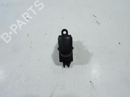 Used Right rear window switch NISSAN JUKE (F15) 1.5 dCi (110 hp) 32094317