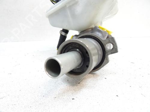 Used Brake master cylinder Brake master cylinder FORD TRANSIT Van (FA_ _) 2.0 DI (FAE_, FAF_, FAG_) (75 hp) 20039431 20039431