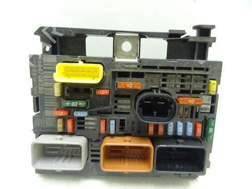 Used Fuse box PEUGEOT 308 SW I (4E_, 4H_) 1.6 HDi (109 hp) 28490166