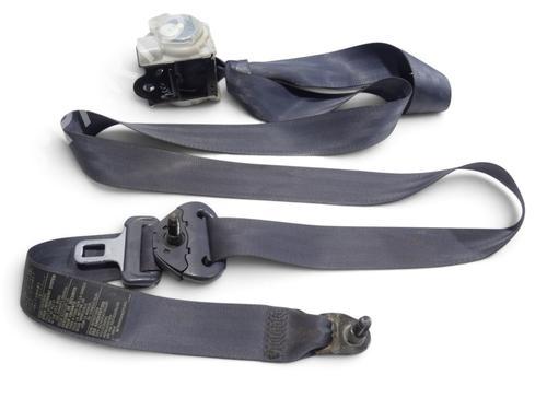 Used Rear left seatbelt Rear left seatbelt TOYOTA LAND CRUISER 90 (_J9_) 3.0 D-4D 4WD (KDJ90_, KDJ95_, KDJ90W, KDJ95W) (163 hp) 40123901 40123901
