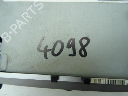 radio-renault-megane-iii-hatchback-bz01_-b3_-2008-37865066 main image
