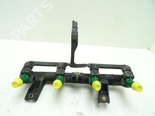 Used Injection rail PEUGEOT 106 II (1A_, 1C_) 1.1 i (60 hp) 31717552
