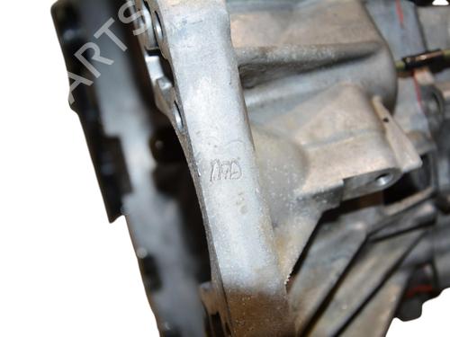 Used Gearbox Gearbox TOYOTA YARIS (_P13_) 1.4 D (NLP130_, NLP130) (90 hp) 39728817 39728817