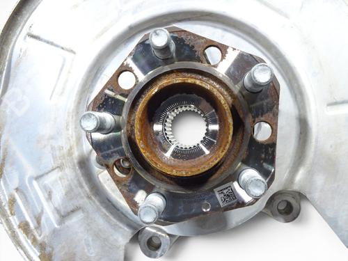 Right rear steering knuckle TESLA MODEL 3 (5YJ3) EV AWD | BP37067625M28 - Image 2