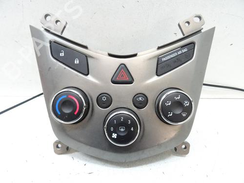 Used Climate control CHEVROLET AVEO Saloon (T300) [2011-2025]  21971597