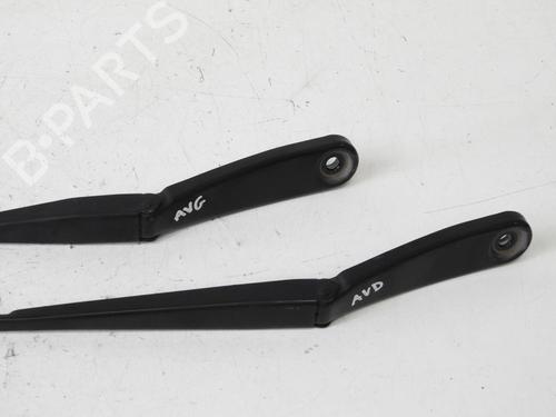 Used Front windshield wiper arm BMW X1 (F48) xDrive 25 d (231 hp) 20064836