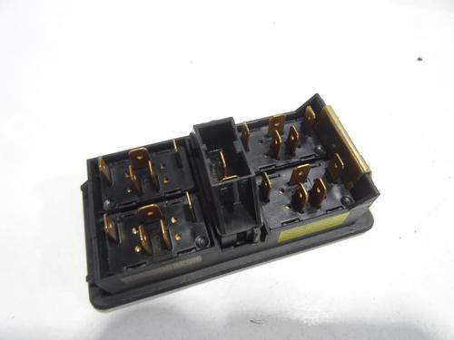 Left front window switch AUDI A6 C4 Avant (4A5) 2.5 TDI quattro | BP24646181I27 - Image 1